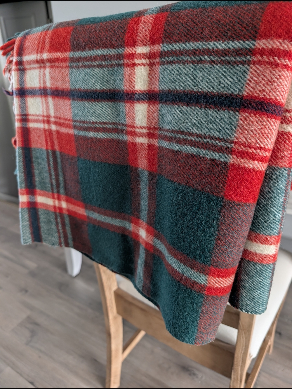 Vintage Troy Robe Wool Blanket Plaid Tartan Fringe Stadium Throw Red Green 70x53